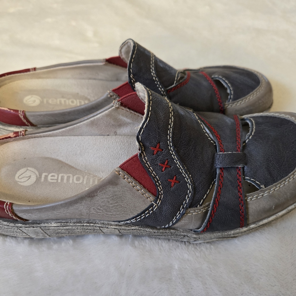Remonte Women's Gray and Red Mules